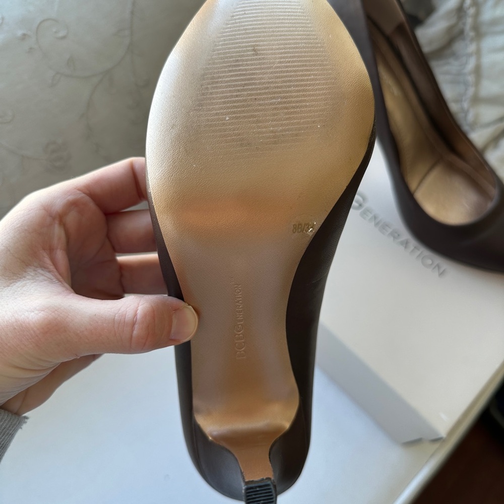 Bcbgeneration Driftwood Basic Calf Women's Shoes - image 5